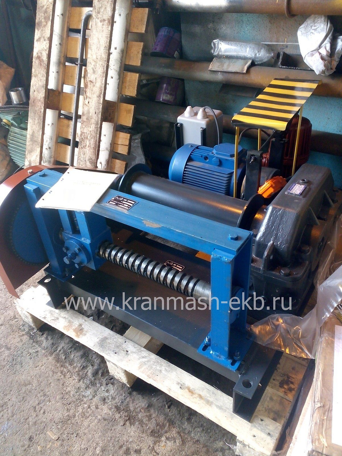 Лебедка с канатоукладчиком ЛМ-0,7К